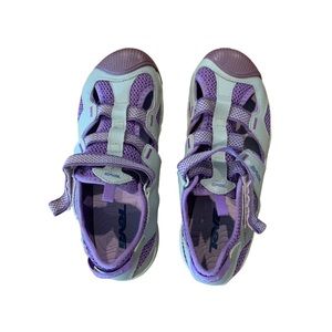 Teva Women’s Purple Water/Outdoor Shoes Size 7 (they are more like 7.5)